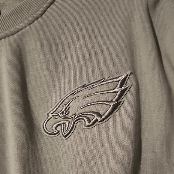 Philadelphia Eagles Womens Green Crewneck Sweatshirt - Picture 2 of 6